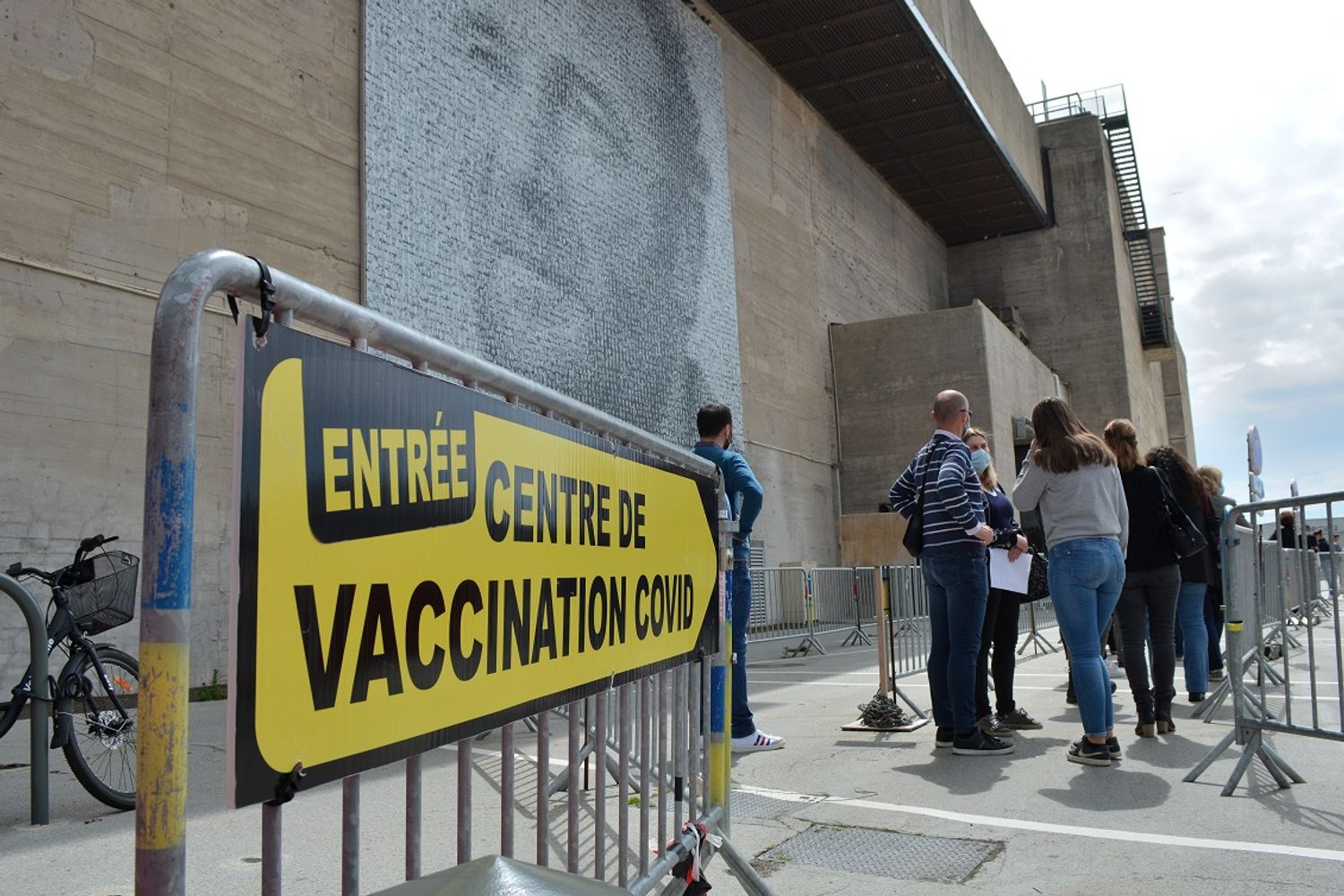 Le centre de vaccination Lorient - la Base